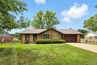 1025 Bridgeport Drive, Ellisville, MO 63011