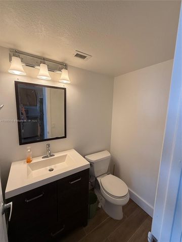 2025 NE 164th St 712, North Miami Beach, FL 33162