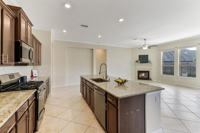 17515 Cypress Hilltop Way, Hockley, TX 77447