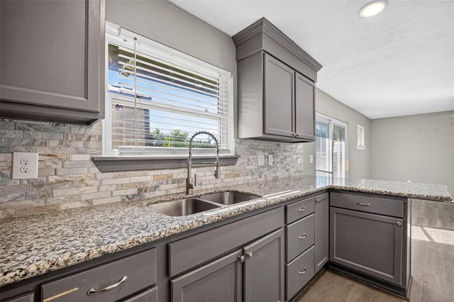 627 West Drive, Channelview, TX 77530