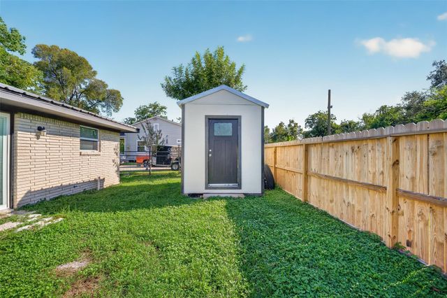 627 West Drive, Channelview, TX 77530