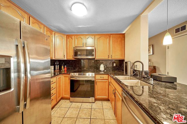 121 S Hope Street 510, Los Angeles, CA 90012