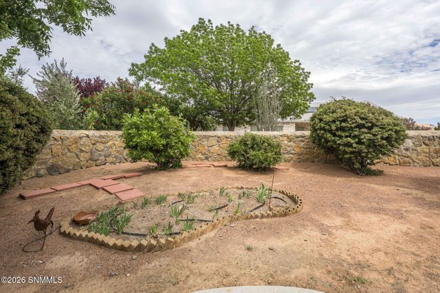727 Mesa Point Road, Las Cruces, NM 88011