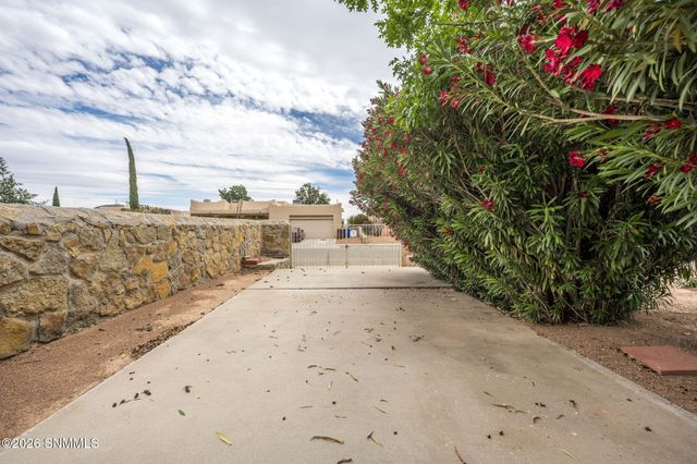 727 Mesa Point Road, Las Cruces, NM 88011