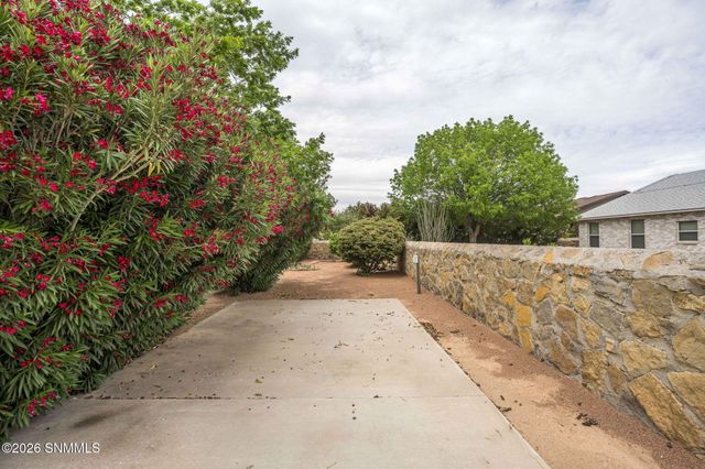 727 Mesa Point Road, Las Cruces, NM 88011