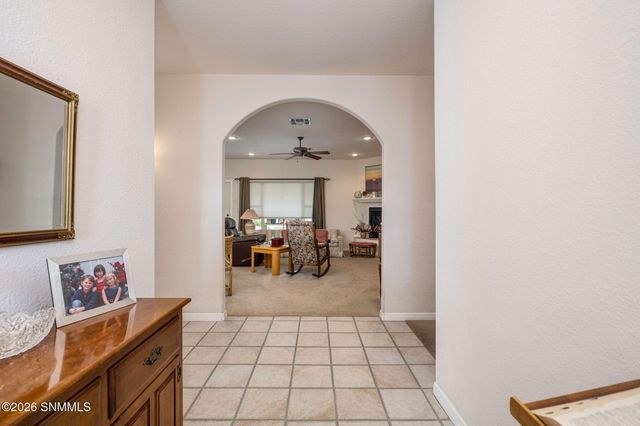 727 Mesa Point Road, Las Cruces, NM 88011
