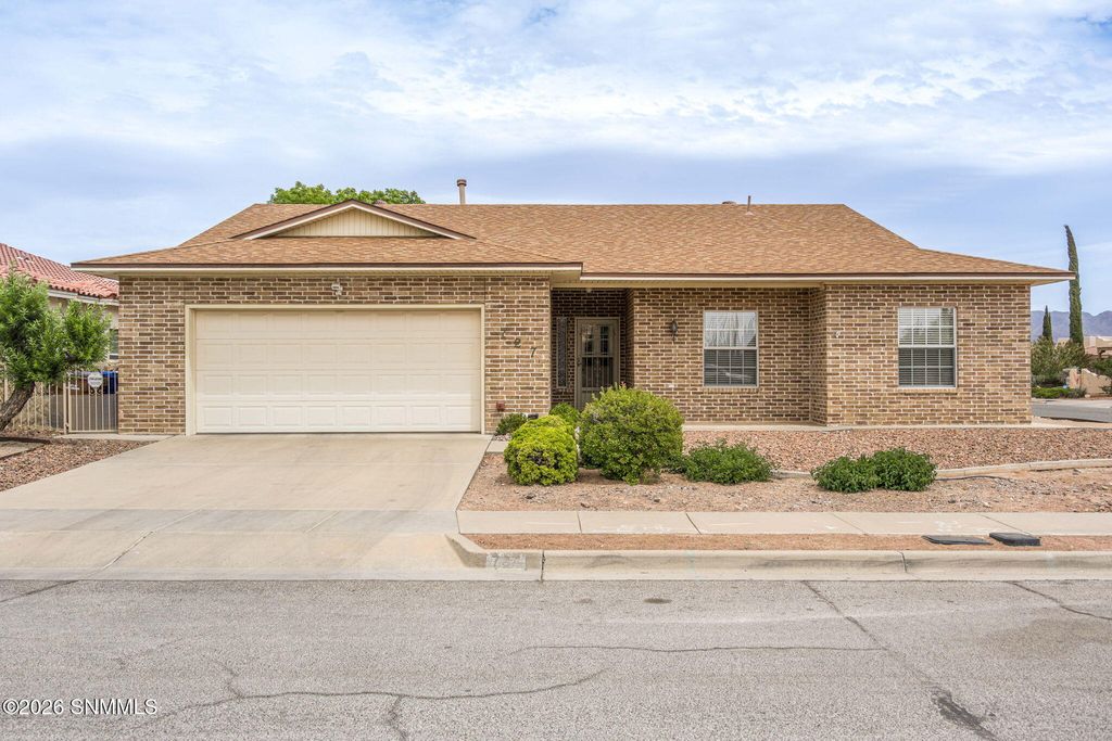 727 Mesa Point Road, Las Cruces, NM 88011