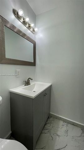 353 SW 19th Ave, Fort Lauderdale, FL 33312