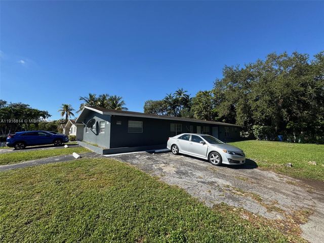 353 SW 19th Ave, Fort Lauderdale, FL 33312