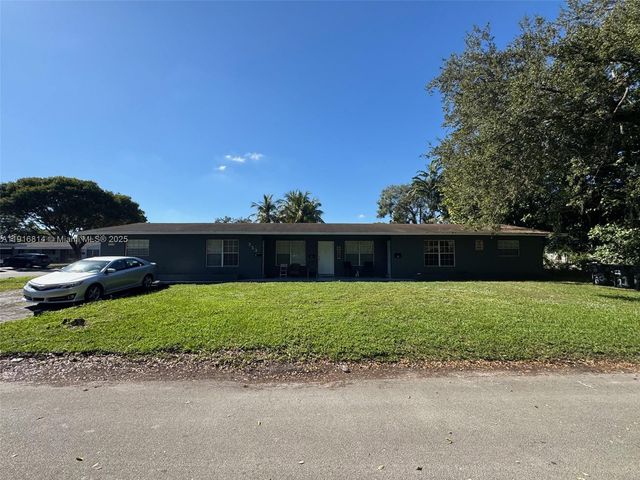 353 SW 19th Ave, Fort Lauderdale, FL 33312