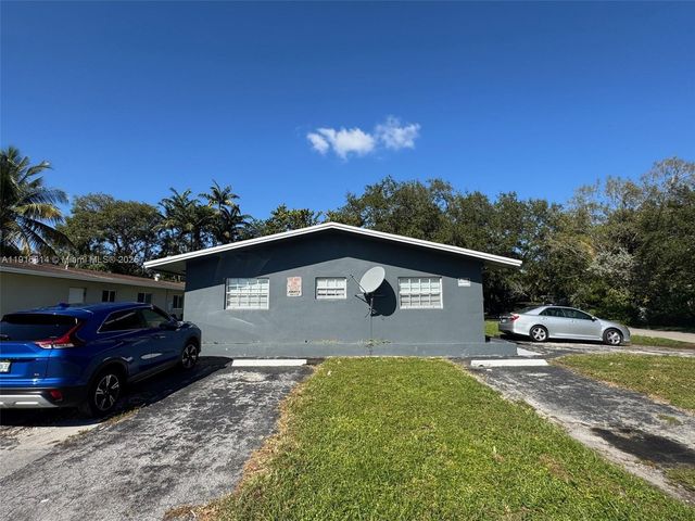 353 SW 19th Ave, Fort Lauderdale, FL 33312