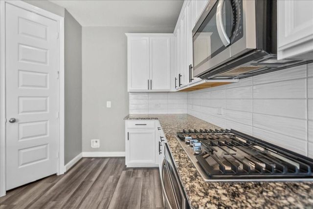 13814 Russell Court, Mont Belvieu, TX 77523