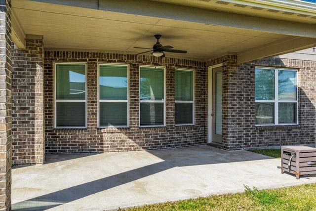 13814 Russell Court, Mont Belvieu, TX 77523