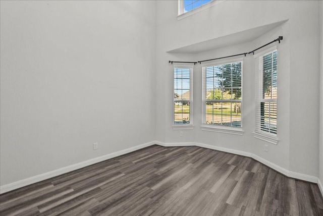 13814 Russell Court, Mont Belvieu, TX 77523