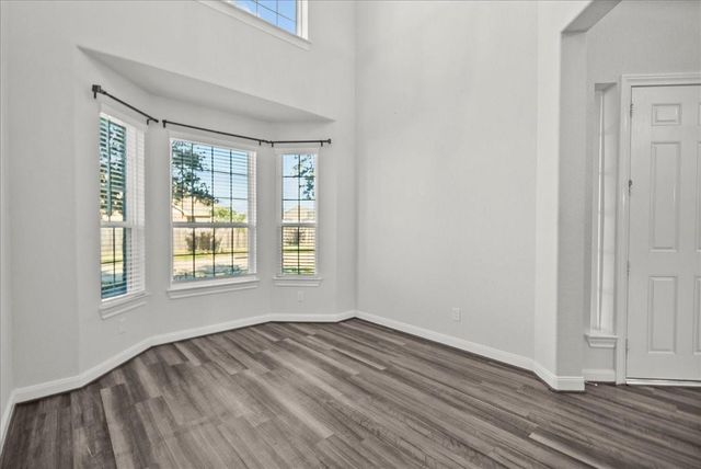 13814 Russell Court, Mont Belvieu, TX 77523