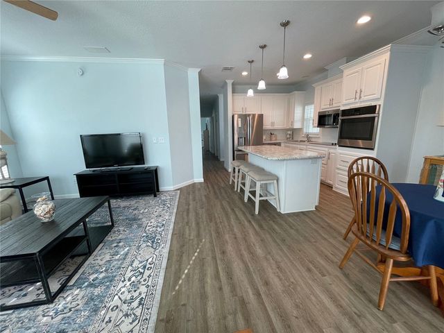 612 CAREFREE, Venice, FL 34285