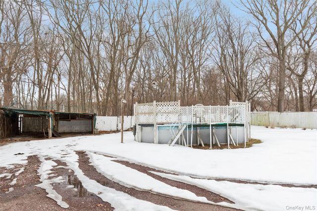 103 W Yaphank Road, Coram, NY 11727