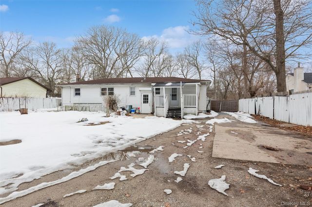 103 W Yaphank Road, Coram, NY 11727