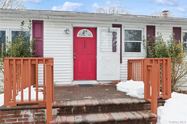 103 W Yaphank Road, Coram, NY 11727