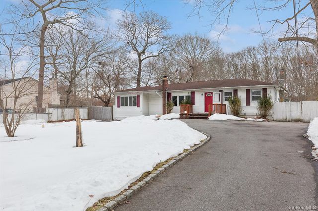 103 W Yaphank Road, Coram, NY 11727