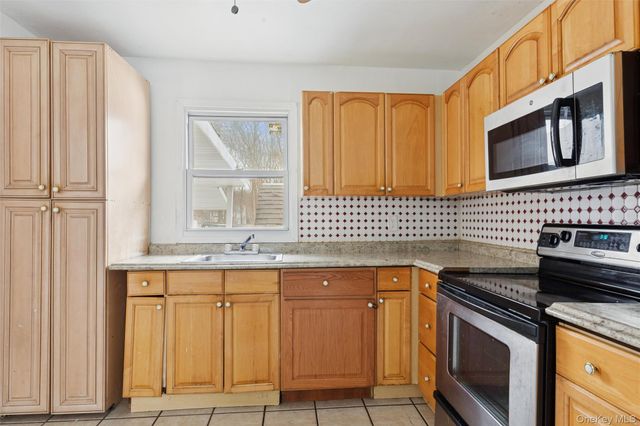 103 W Yaphank Road, Coram, NY 11727