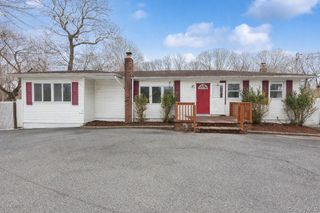 103 W Yaphank Road, Coram, NY 11727