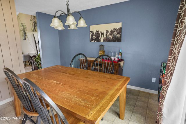 S 209 39th Ave, Yakima, WA 98902
