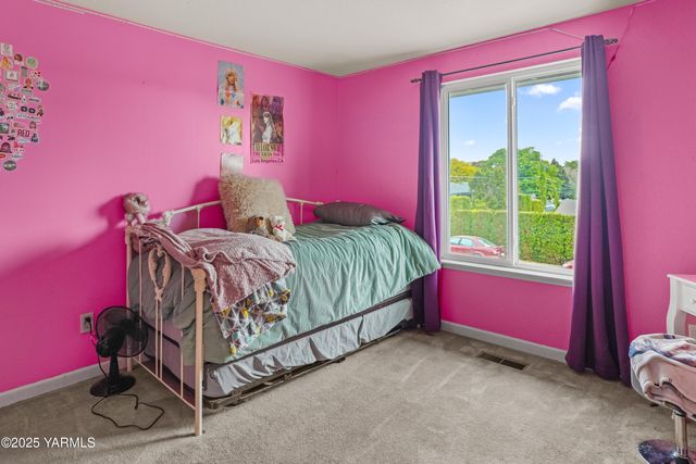 S 209 39th Ave, Yakima, WA 98902