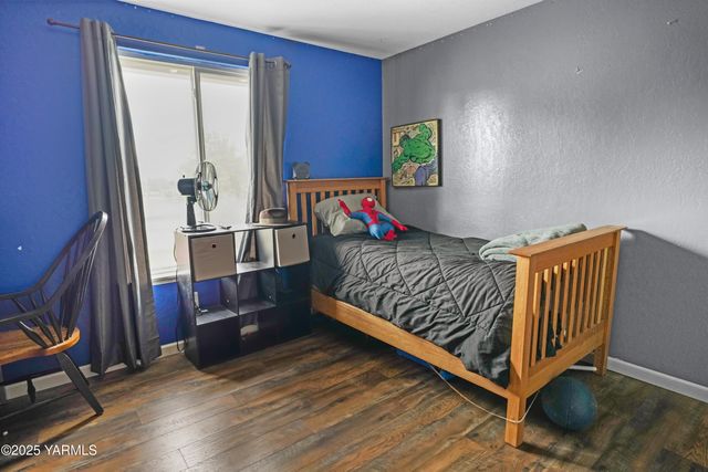 S 209 39th Ave, Yakima, WA 98902