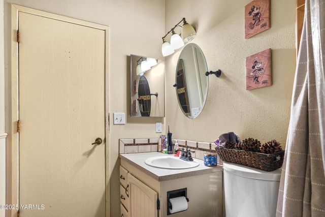 S 209 39th Ave, Yakima, WA 98902
