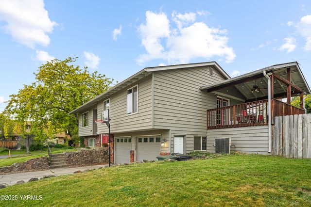 S 209 39th Ave, Yakima, WA 98902