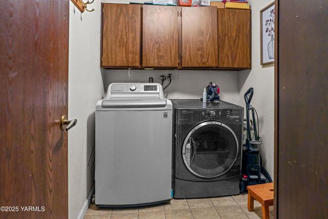 S 209 39th Ave, Yakima, WA 98902