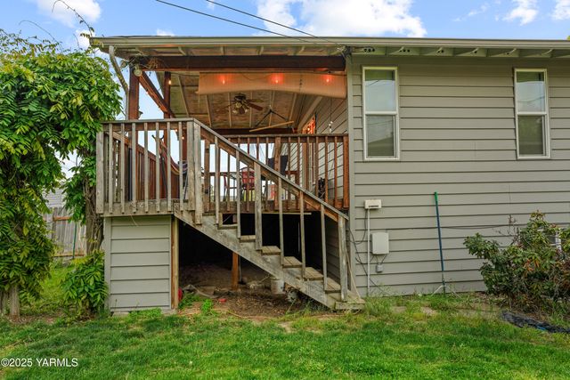 S 209 39th Ave, Yakima, WA 98902