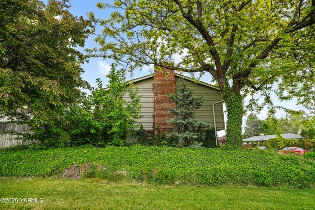 S 209 39th Ave, Yakima, WA 98902