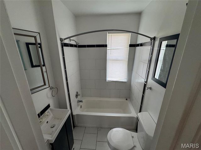 5006 Grace Avenue, St Louis, MO 63116