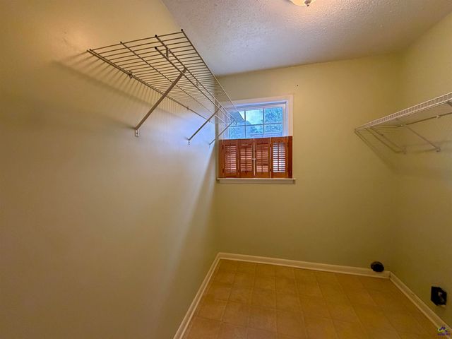 102 Ridge Circle North, Perry, GA 31069