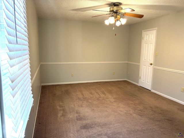 102 Ridge Circle North, Perry, GA 31069