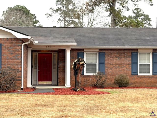 102 Ridge Circle North, Perry, GA 31069