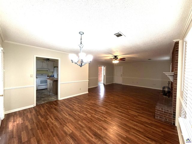 102 Ridge Circle North, Perry, GA 31069