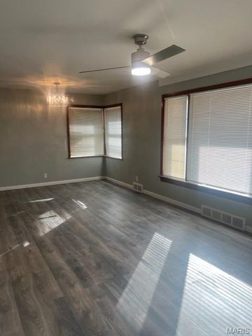 6144 Evergreen Boulevard, Berkeley, MO 63134