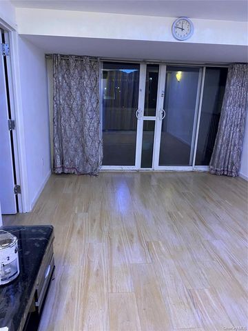 14075 Ash Avenue 7D, Flushing, NY 11355