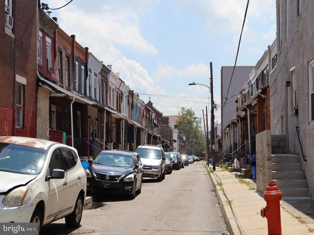 1935 S NORWOOD ST, Philadelphia, PA 19145 — photo 4