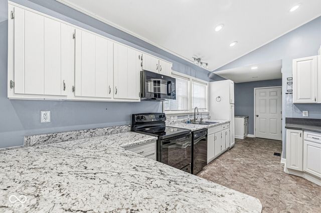 8155 N Richardt Avenue, Indianapolis, IN 46256