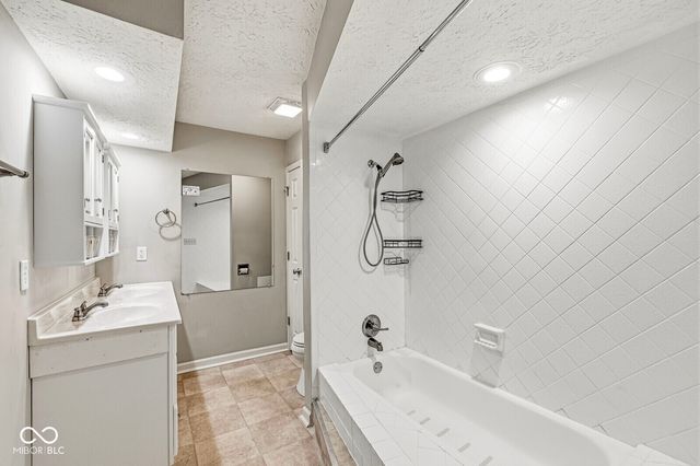 8155 N Richardt Avenue, Indianapolis, IN 46256