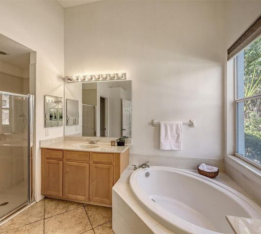 6836 BAY HILL DRIVE, Lakewood Ranch, FL 34202