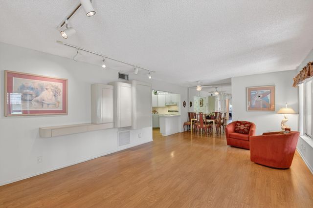 228 Pine Hov Circle C-1, Greenacres, FL 33463