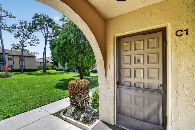 228 Pine Hov Circle C-1, Greenacres, FL 33463