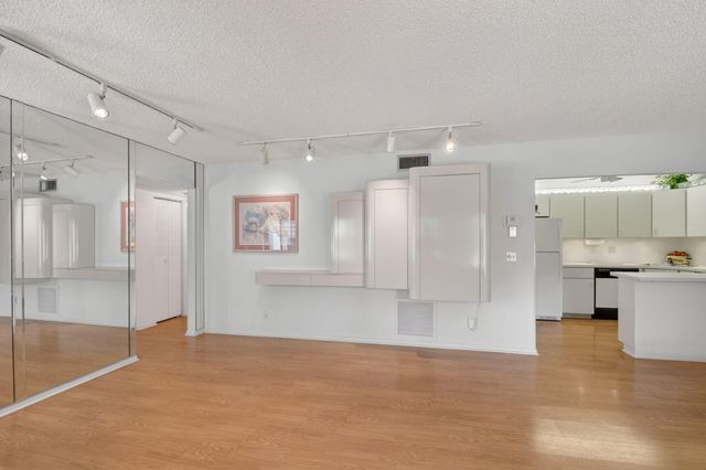 228 Pine Hov Circle C-1, Greenacres, FL 33463