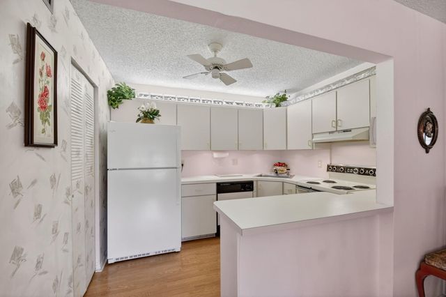 228 Pine Hov Circle C-1, Greenacres, FL 33463