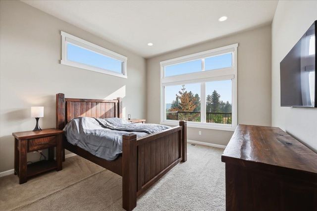 6815 S Blackwing Ct, Spokane, WA 99224